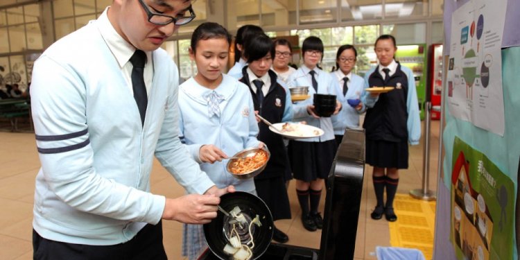 Rubbish effort: Hong Kong environment bureau slammed for slow work