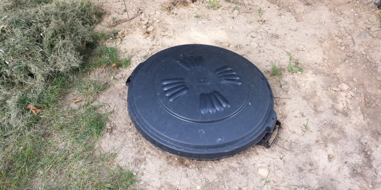 Doggie Dooley 3000 septic-tank-style Pet Waste Disposal System